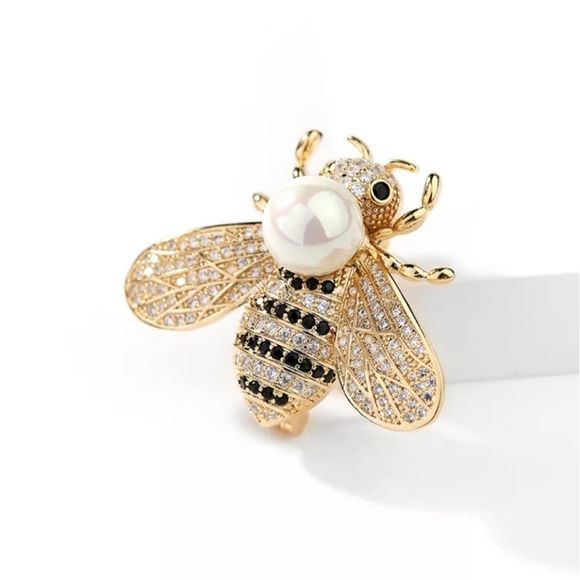 Elegant Gold and Black Bee Brooch - Picture 3 of 7